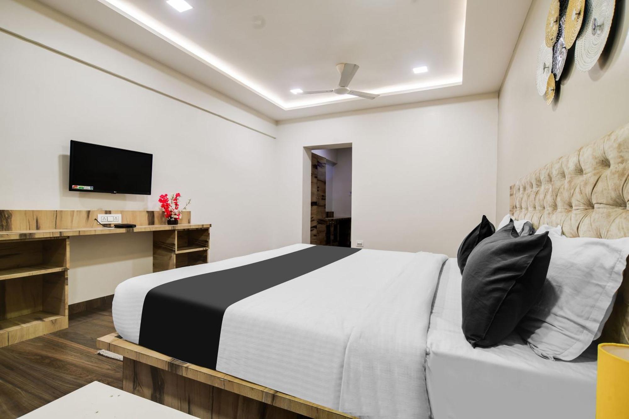 Super Townhouse Oak Ptc Mg Road Indore