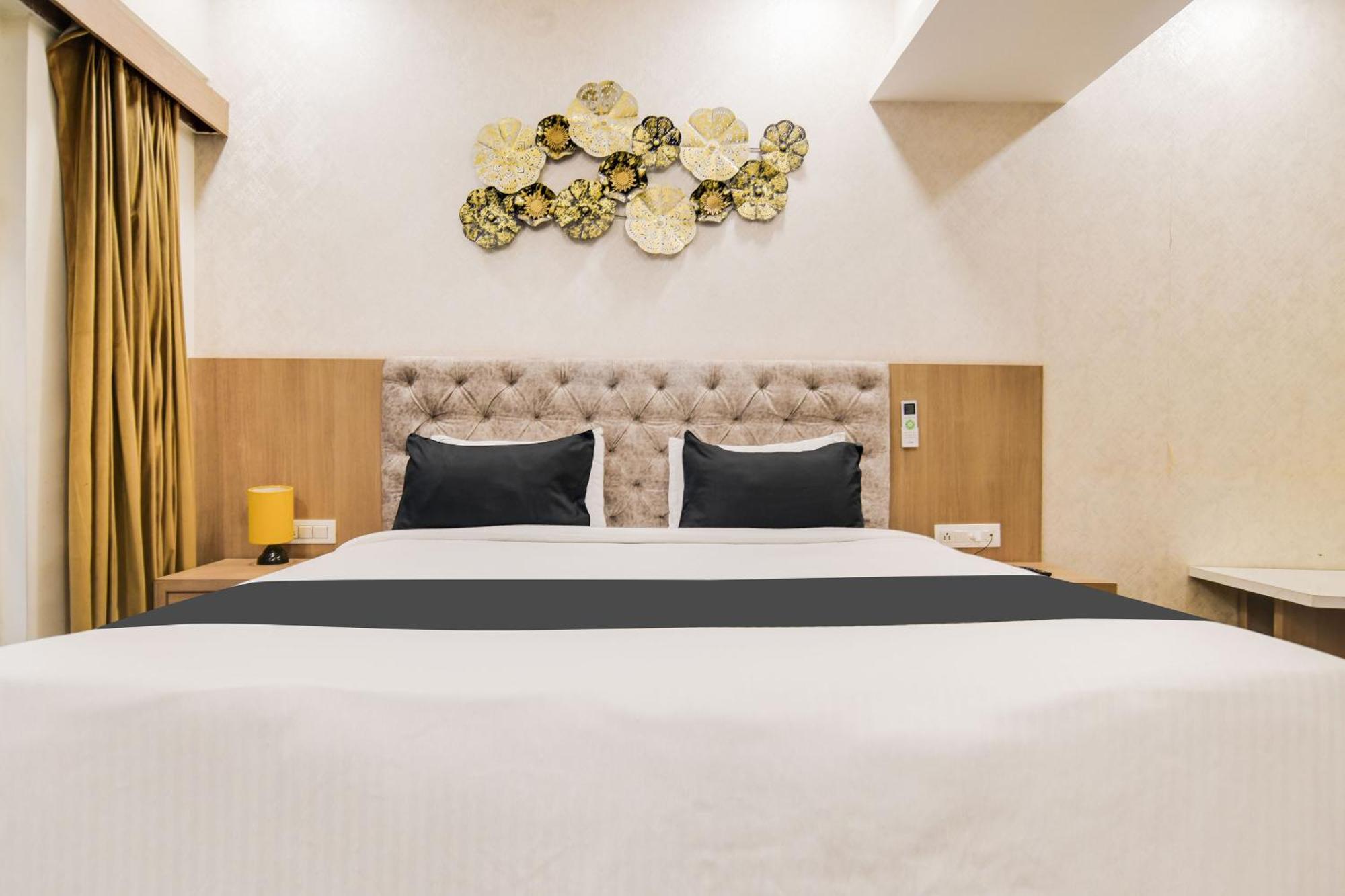 Super Townhouse Oak Ptc Mg Road Indore