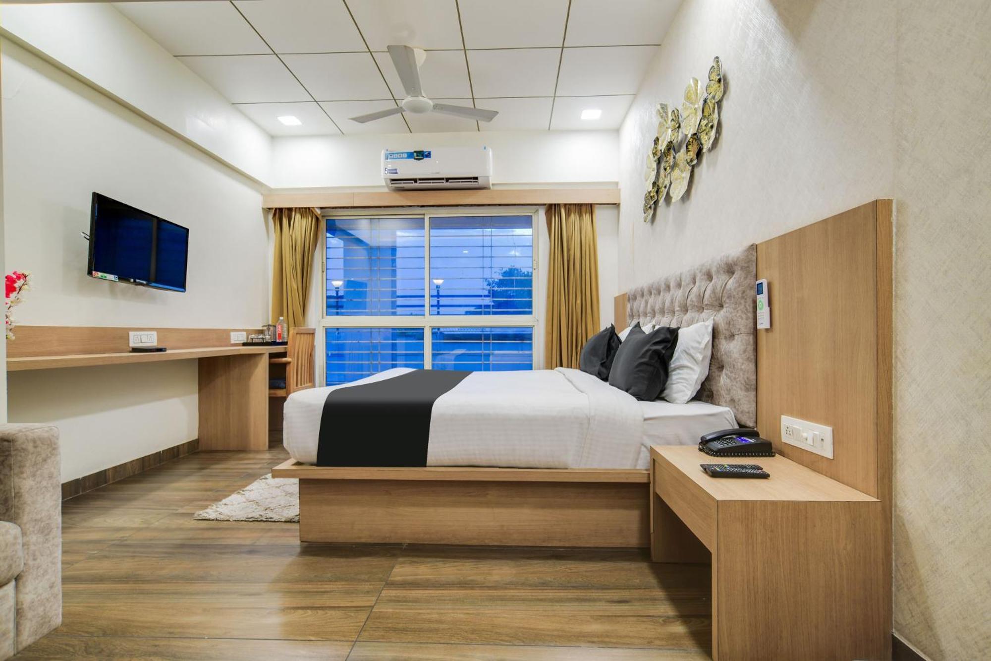 Super Townhouse Oak Ptc Mg Road Hotel Indore