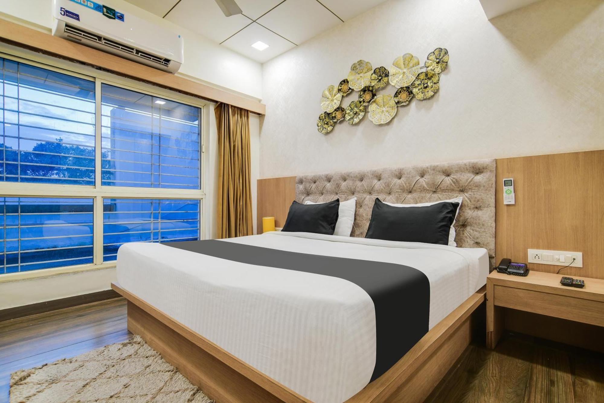 Hotel Super Townhouse Oak Ptc Mg Road 4*