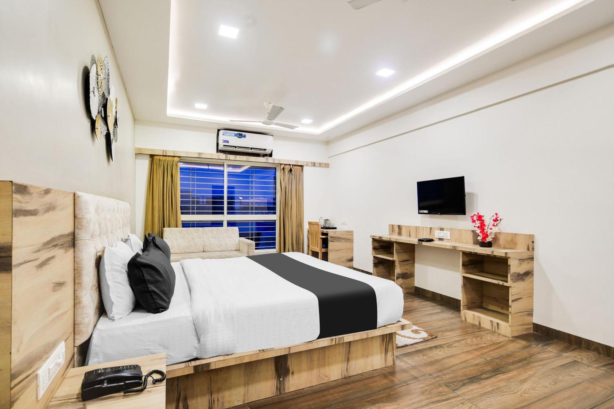 Super Townhouse Oak Ptc Mg Road Hotel Indore